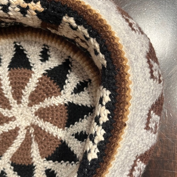 Alpaca Pattern Knit Hat - Picture 10 of 14